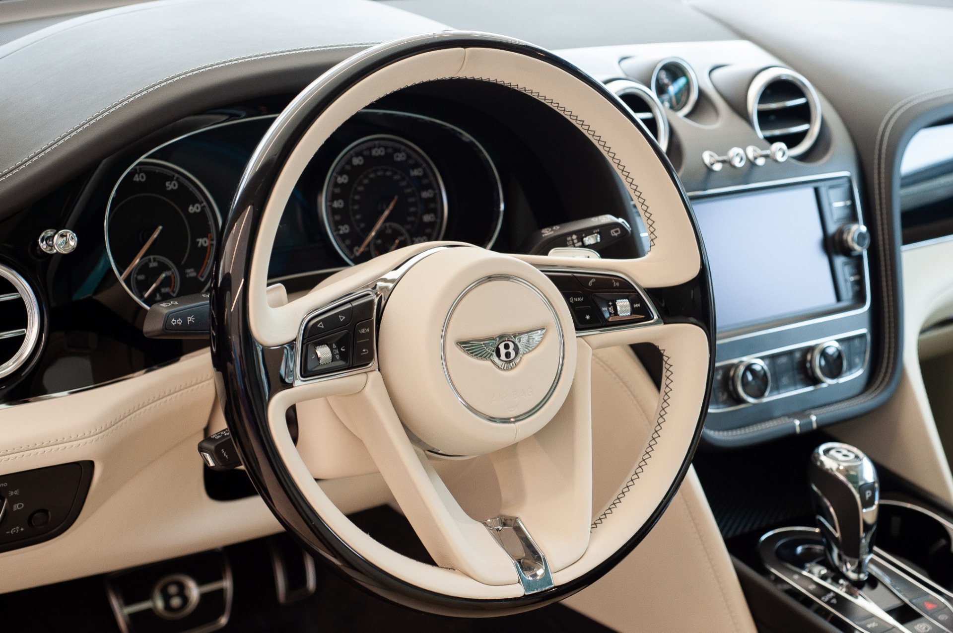 New 2019 Bentley BENTAYGA V8 For Sale (Sold) Exclusive Automotive Group  Stock #9N024517