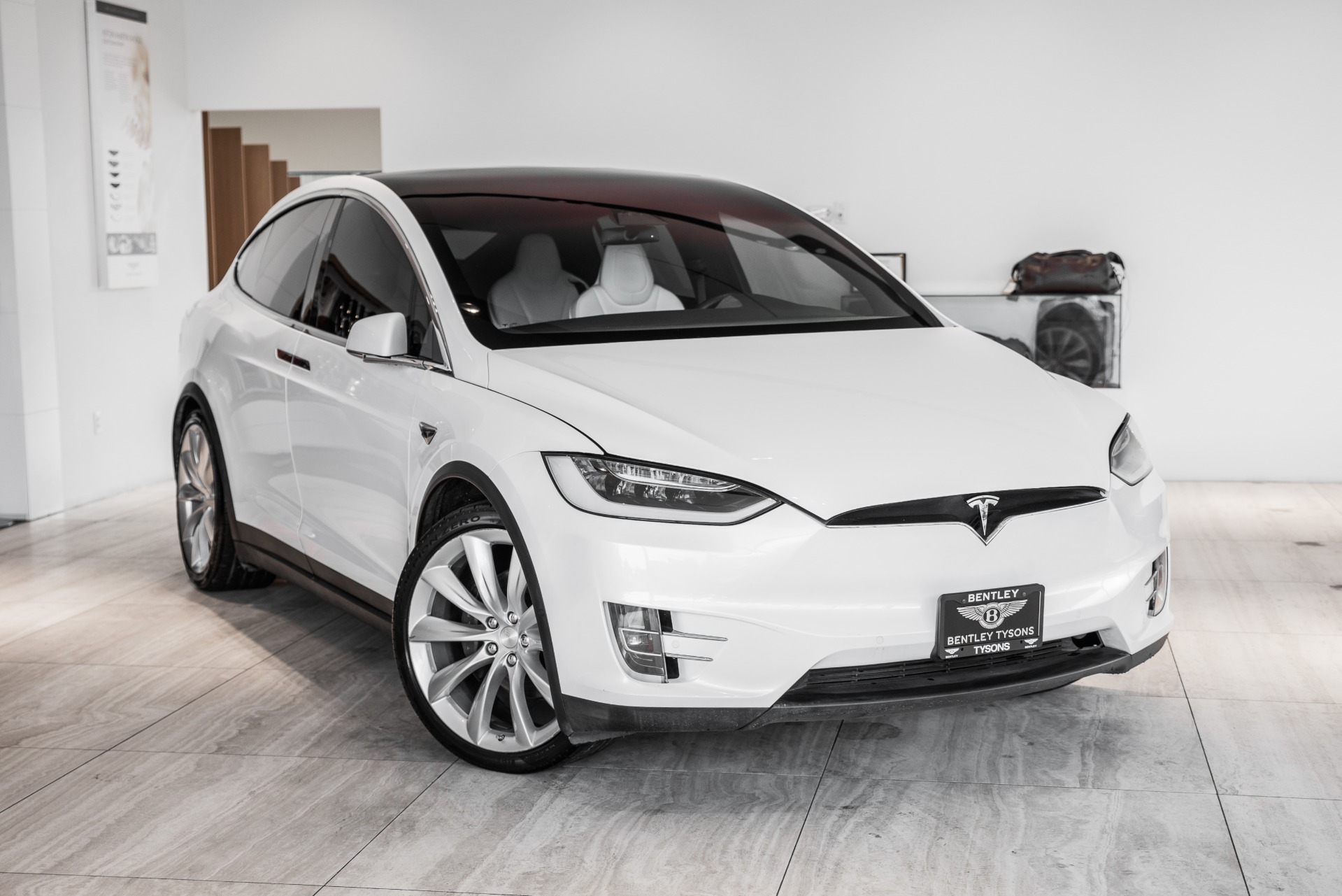 Tesla model x 2017 deals price used