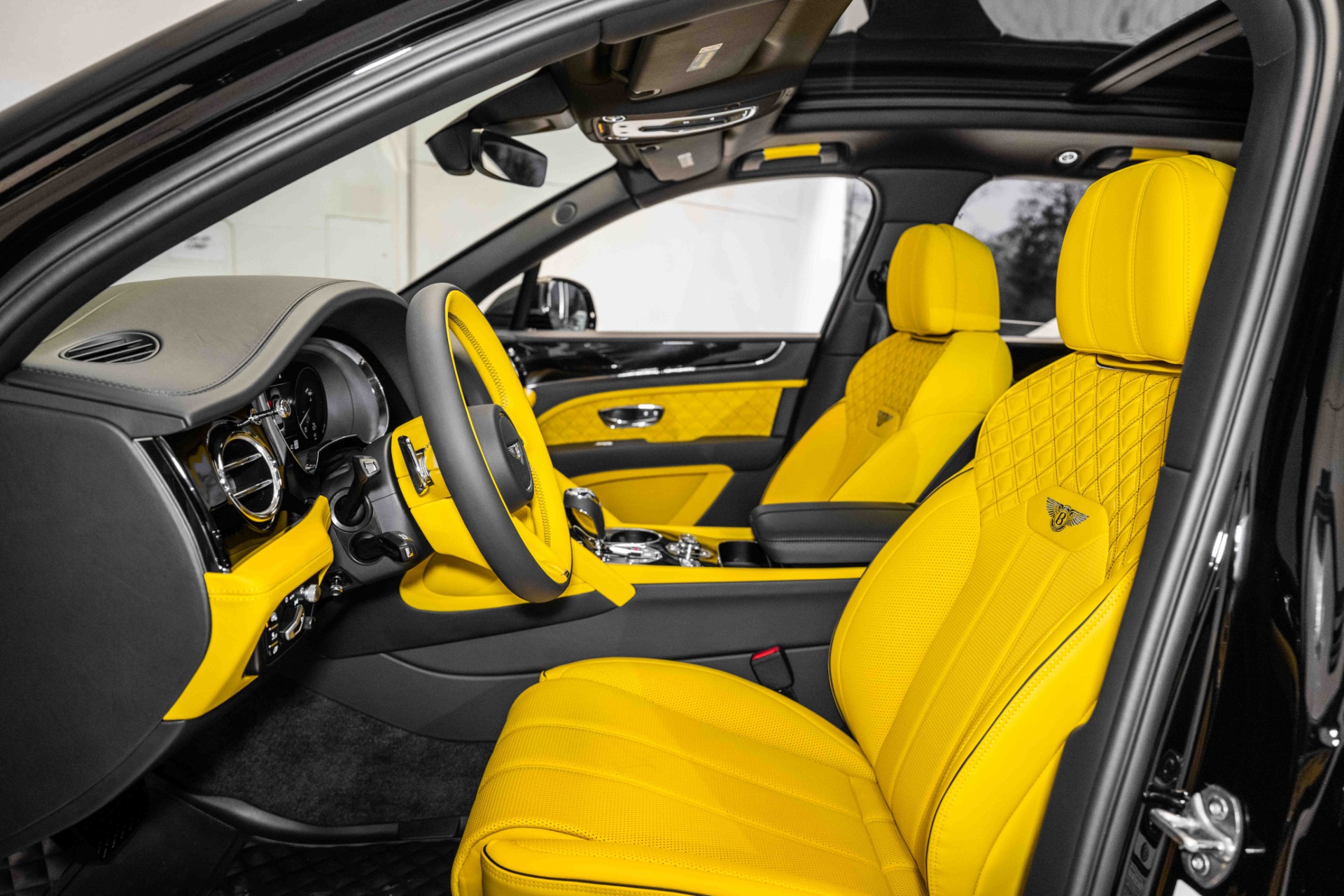 https://www.exclusiveautomotivegroup.com/imagetag/3781/2/l/New-2023-Bentley-Bentayga-S-1702406782.jpg